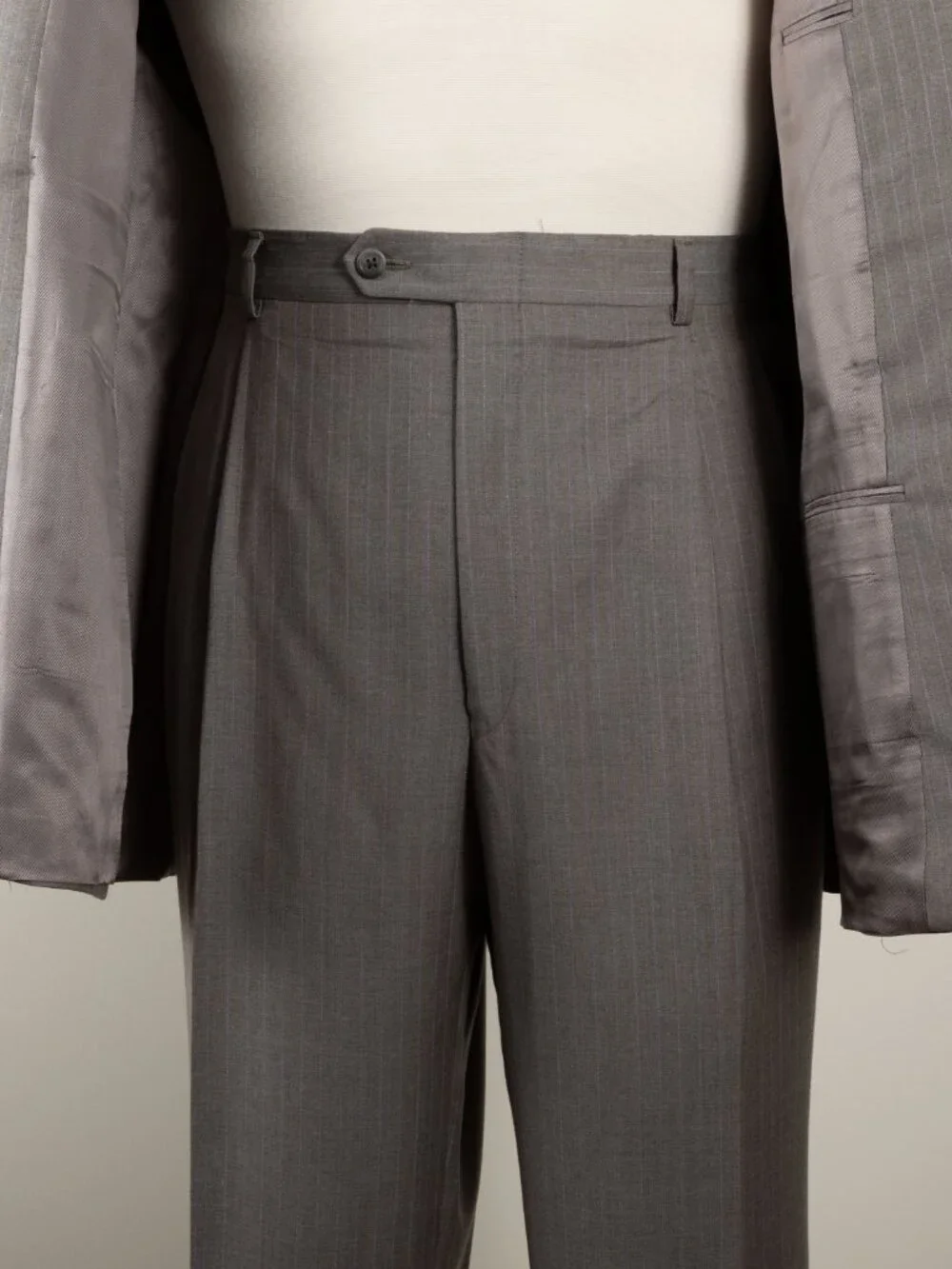 Vintage Y2K Burberry London Men's Grey Pinstripe Wool Suit 44R Pleated Cuffed